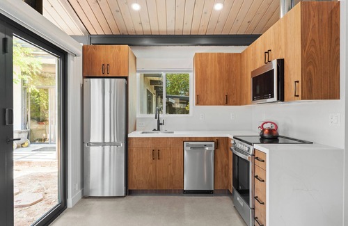 Claremont Cottage | Bright, Modern 1BR ADU in Claremont with Seamless Indoor-Outdoor Living