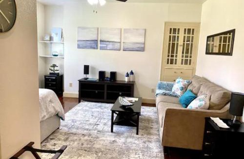 Midtown Apartment | Bright OKC Midtown Studio-Coolest neighborhood