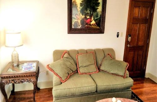 Midtown Apartment | Bright OKC Midtown Studio-Coolest neighborhood