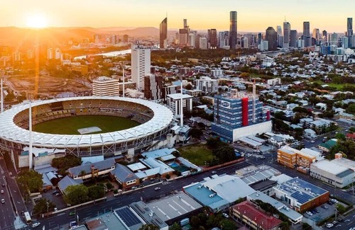Woolloongabba Apartment | Bright One Bedroom Apartment with Parking