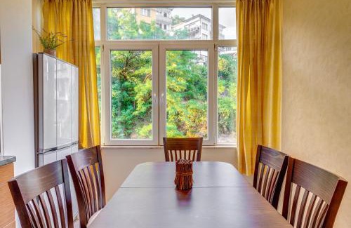 Smolyan Apartment | Bright retreat with Balcony & Mountain Views by Flat Manаger