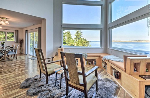 Diamond Point Apartment | Bright Sequim Duplex w/ Views of Waterway!