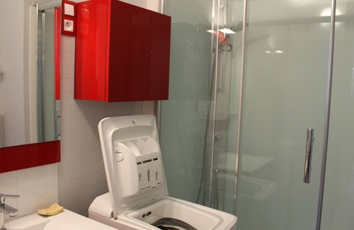 La Roche-Posay Apartment | Bright studio in La Roche-Posay center with WIFI, washer, dishwasher, pets allowed