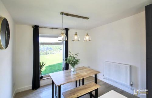 Attleborough House | Bright & Stylish Bungalow Retreat in Attleborough