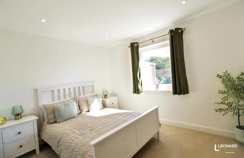 Attleborough House | Bright & Stylish Bungalow Retreat in Attleborough