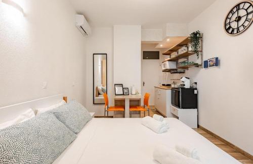 Chioggia Apartment | Bright Summer Studio Pool-Parking -30m dal Mare