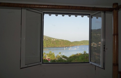 Trois-Ilets Villa | Bright villa overlooking the bay of Anse à l'Ane, close to the beach