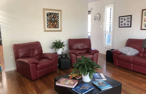 Brighton House | Brighton Beach, Cafe's,Aquatics,House avail for short term rental 25/07-12/10/25