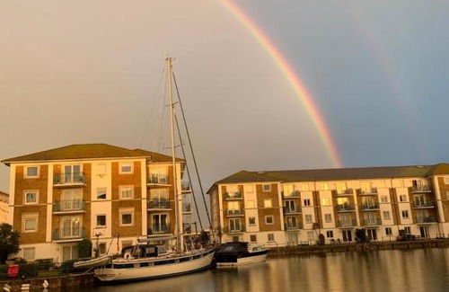 Seafront Apartment | Brighton marina