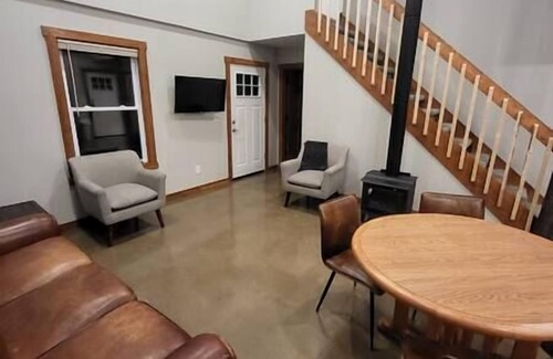 Rensselaer Cabin | Brightstone Lake Cabin 3