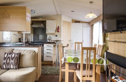 Caister-on-Sea House | Brilliant 8 berth caravan at Haven Caister Holiday Park in Norfolk ref 30024D