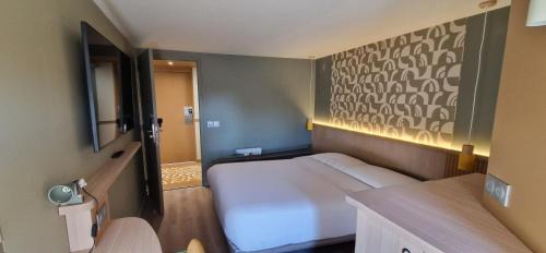 Poitiers Hotel | Brit Hotel Poitiers Beaulieu