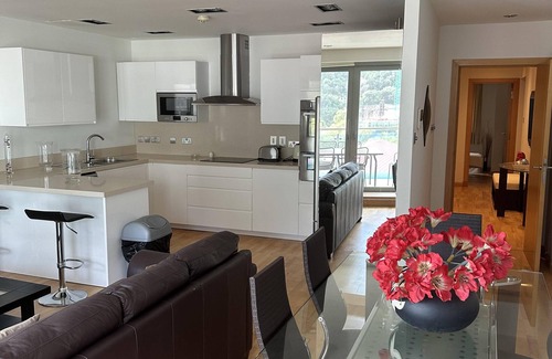 Gibraltar Apartment | Britain in the Sun at Luxurious Ocean Village