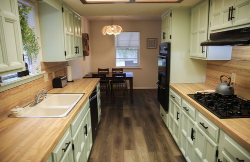 Broken Arrow House | Broken Arrow Home -Cozy Design, Family Friendly