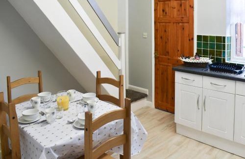 York House | Brookshaw Cottage