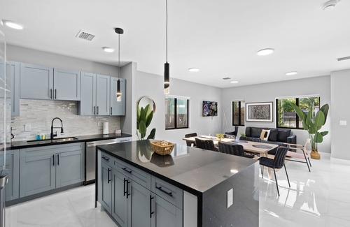 Liberty City Condo | Brown House