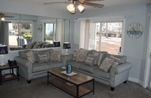 Calabash Villa | Brunswick Plantation Villa 1203 with Full Kitchen, Golf Course Onsite, and Short Drive to the Beach villa