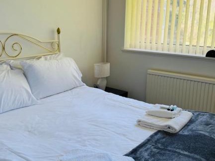 Llanvair Discoed House | Bryn Gwyn Lodge