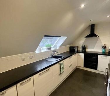 City Centre Apartment | BS - Luxury top floor 4 bed apartment with garage in town centre - NO LIFT