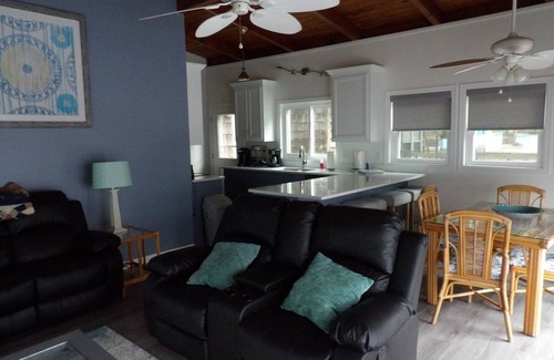 Sea Scape House | BUCKEYE BEACH INN! LOCATED ON GOLF COURSE, LARGE POOL, 5 MINUTES TO BEACH!