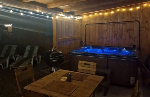 Sucevita Ski Chalet | Bucovina-A-FrameHouse-HotTub-Fireplace-Patio-WiFi