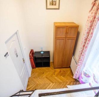 Nepszinhaz negyed House | budapest centre flat