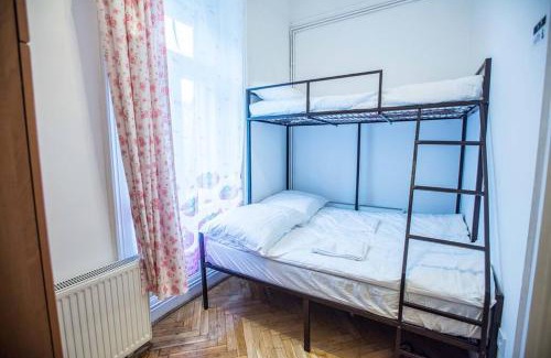 Nepszinhaz negyed House | budapest centre flat