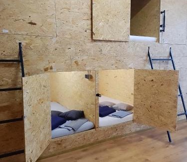 Reick Hotel | BUDGET Apt Dresden Trainstation - Fox Box