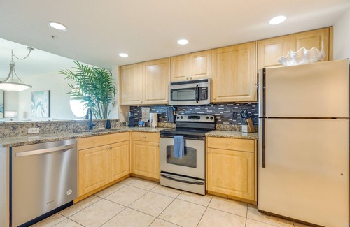 Capri Isle Condo | Budget-Friendly · Luxe Comfort & Style