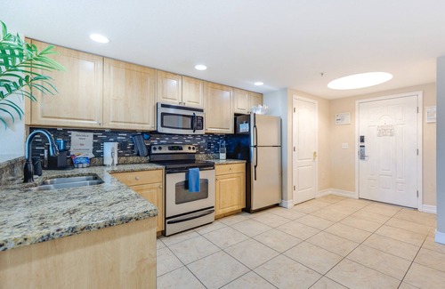 Capri Isle Condo | Budget-Friendly · Luxe Comfort & Style