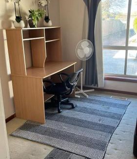 Clayton House | Budget Homestay in Clayton - PRIVATE ROOM