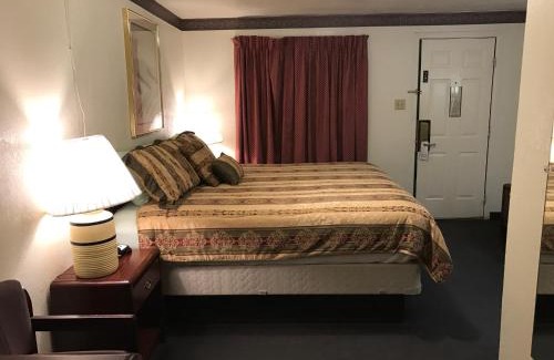 Tokio Hotel | Budget Inn of Brownfield