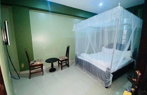 Kampala Apartment | Budget Twin Room - Suzie hoteln