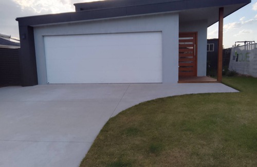 Port Macquarie House | Buena Vista Canal View, luxurious centrally located home to attractions.