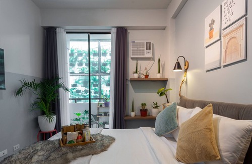 Highway Hills Apartment | Buenbyahe Rooms F Residences near Edsa
