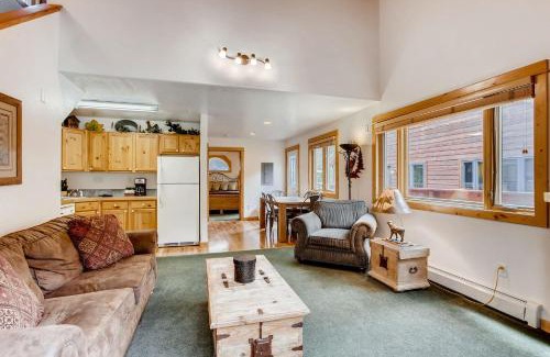 Fall River Estates Apartment | Bugle Pointe B13 by Estes Park Condos