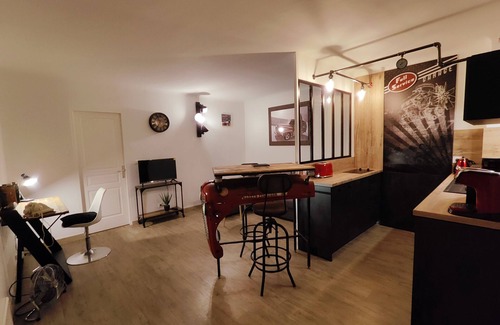 Meynes Apartment | Bulle Industrielle Dans le Gard