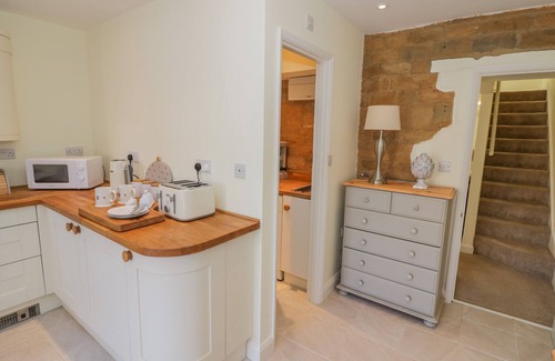 Sibford Gower Cottage | BUMBLE COTTAGE, family friendly, with open fire in Tysoe