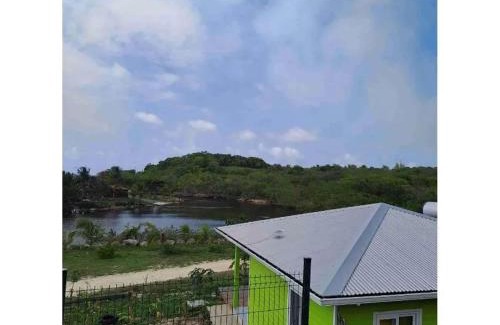 Anse-Bertrand House | Bungalow élégant à Anse-Bertrand avec jardin privé