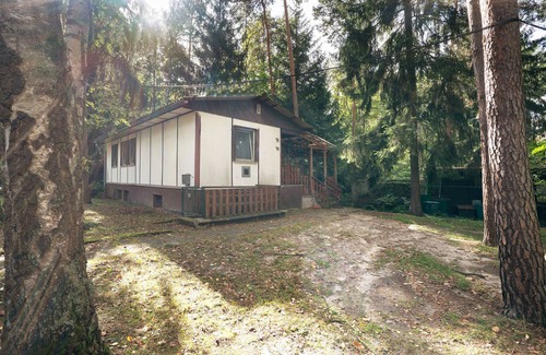 Quitzdorf am See House | Bungalow '14 - Finnhütte' with Private Terrace and Shared Garden