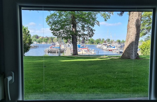 Wilhelmstadt Apartment | bunk by the water