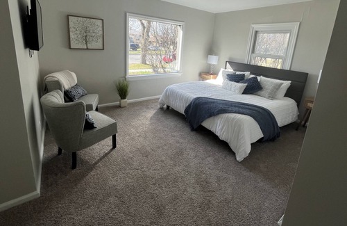 Riverfront House | Bunkhouse on Stephens Street - Perfect family house!