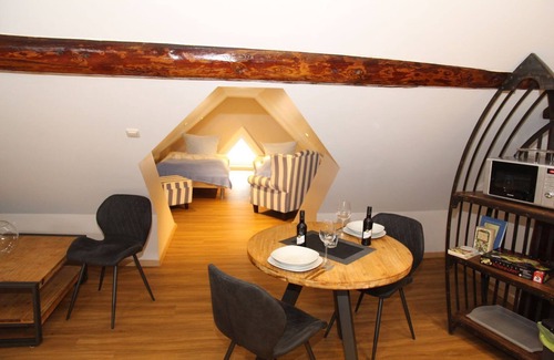 Krummhoern Apartment | Burghaus 4 - Schöne Ferienwohnung in Ländlicher Lage!
