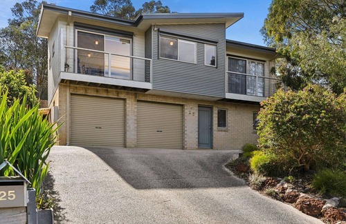 Anglesea House | Bush and Beach Getaway