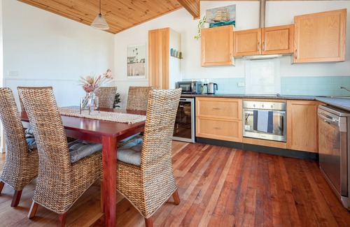 Binalong Bay House | Bush Hideaway