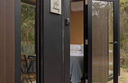 Cashmore House | Bushland Haven by Tiny Away