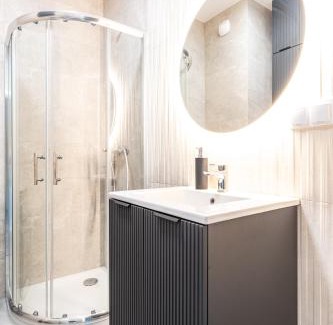 Mirow Apartment | Business Suite Grzybowska 37 by VAYA STAYS