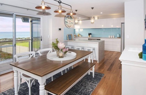 West Busselton House | Busselton Beach House "Luxury Beach Front & Spacious 2 Storey Home"