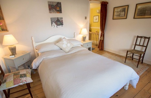 Clayton Cottage | BUTTERFLY COTTAGE, pet friendly, character holiday cottage in Clayton