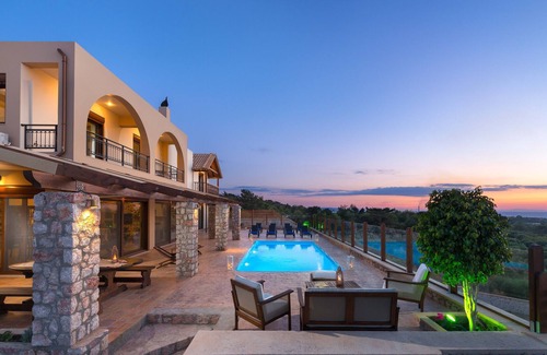 Theologos Villa | Butterfly villa sleeps up to 14